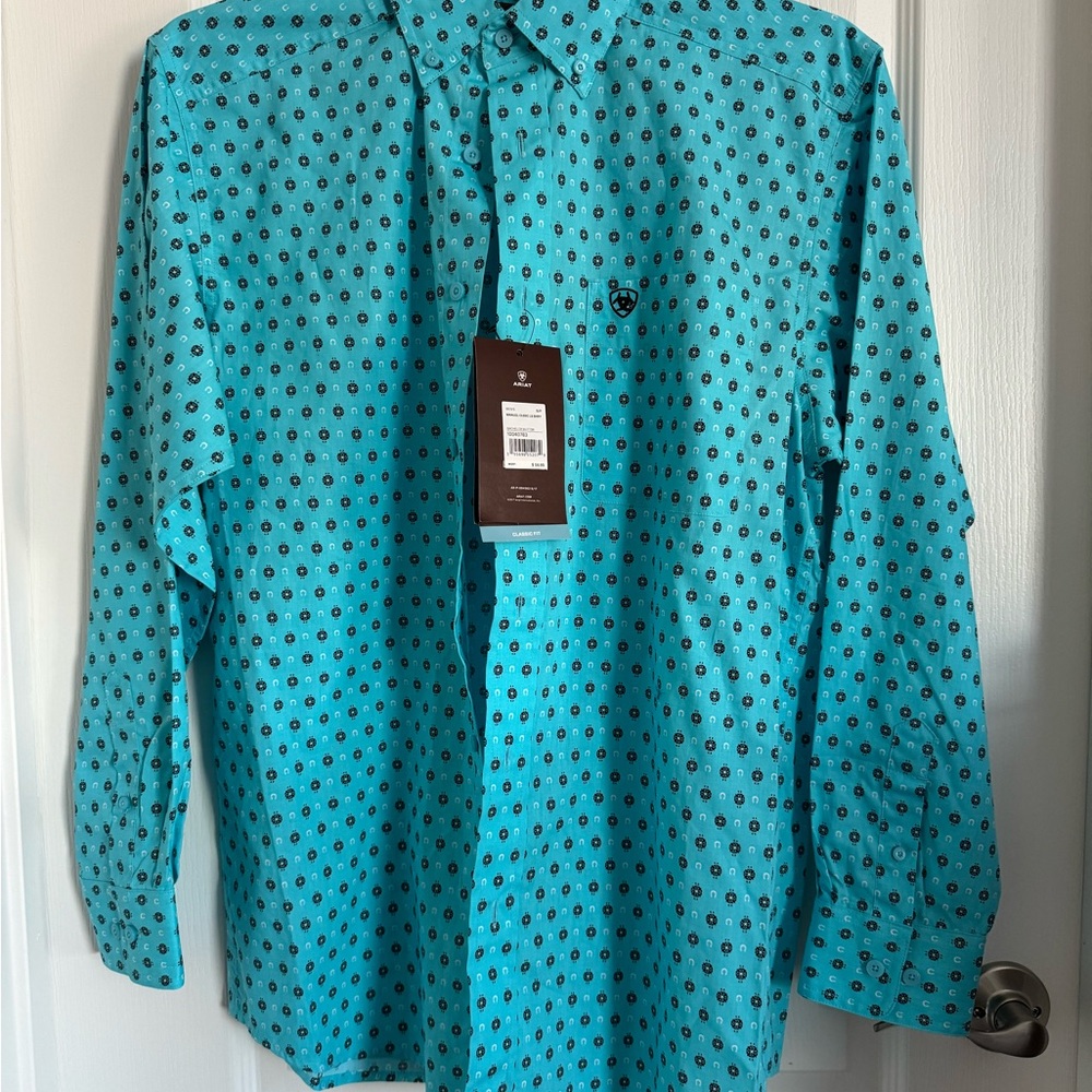 Men’s new Ariat shirt